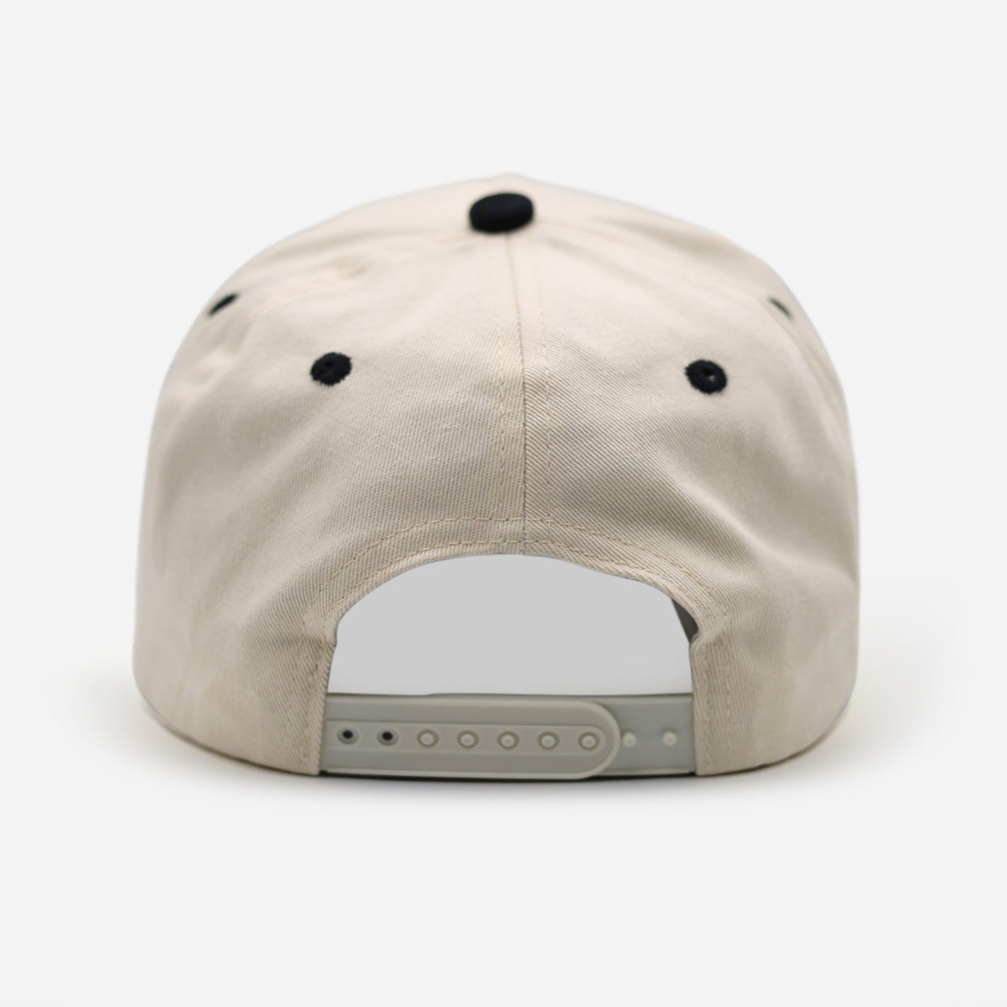 K kap off white & black